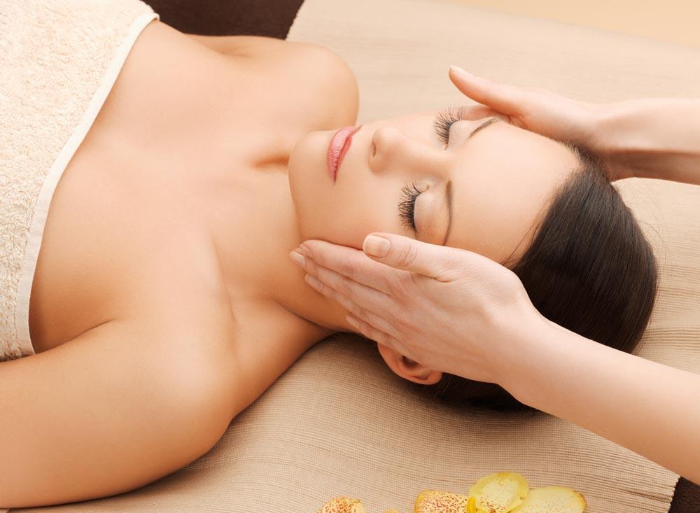 嘴巴两边有八字纹怎么去除？快来试试这些小妙招吧