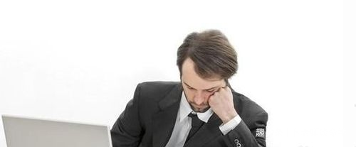 事业不顺难得志，明年时来运转财气旺象，发财发满库的八字！