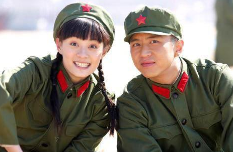 他俩戏里是母子，戏外竟是真夫妻，给双胞胎儿子取名，把网友笑翻