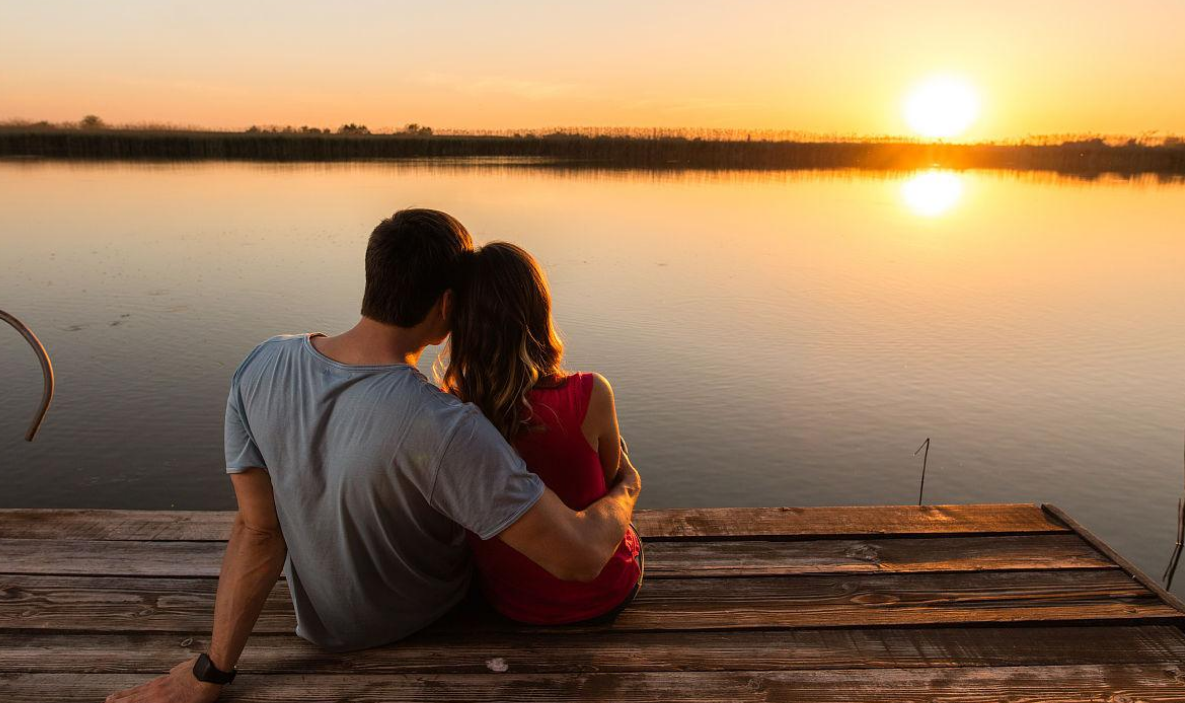 塔罗牌占卜:瞧瞧恋人对你是不是真爱?