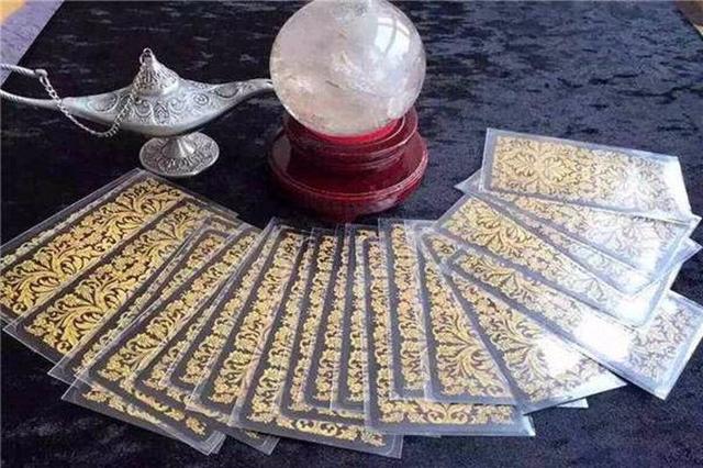 塔罗牌占卜:爱你的人才会为你花心思,TA的心思,在你身上吗?