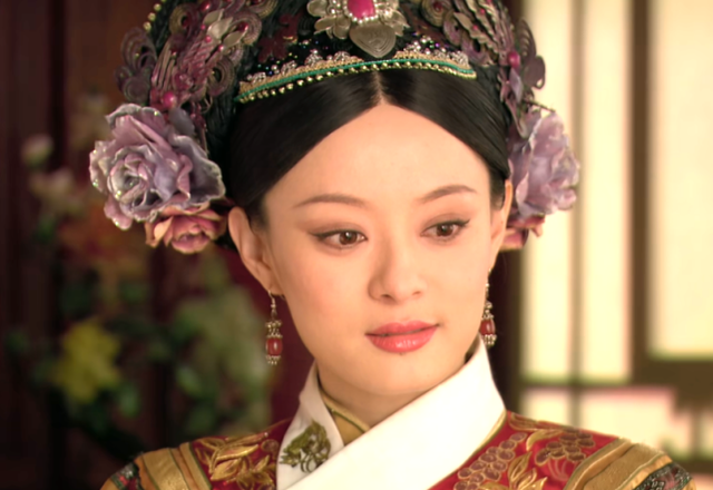 甄嬛传：甄嬛为公主取名字时，谁注意浣碧看皇上的眼神？太讽刺了