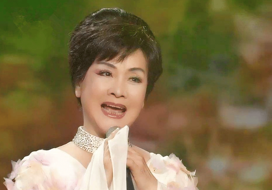 李谷一二婚丈夫去世，夫妻相伴三十几年，给唯一的女儿取名有深意
