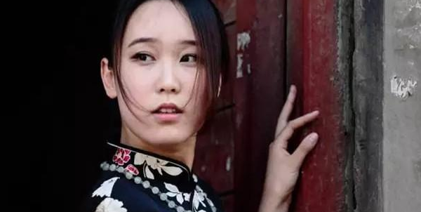 寡妇只有一女，算命先生硬说她命中有两子，多年后两个儿子来喊娘