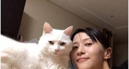 papi酱发微博生子卸货，焦俊艳送红包网友帮忙取名